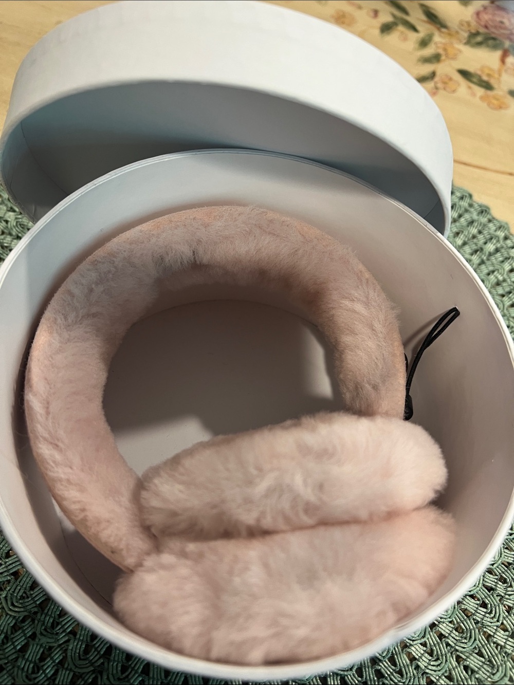 Worn 1x UGG boxed Pink plush shearling Earmuffs. - Picture 8 of 8
